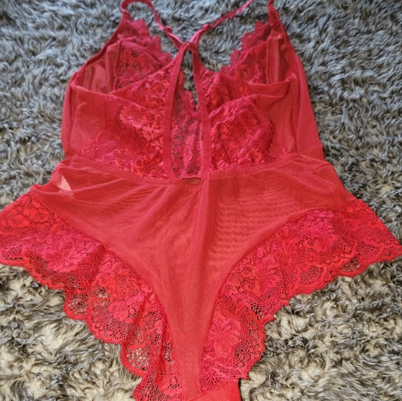 LINGERIE - Picture 9 of 15